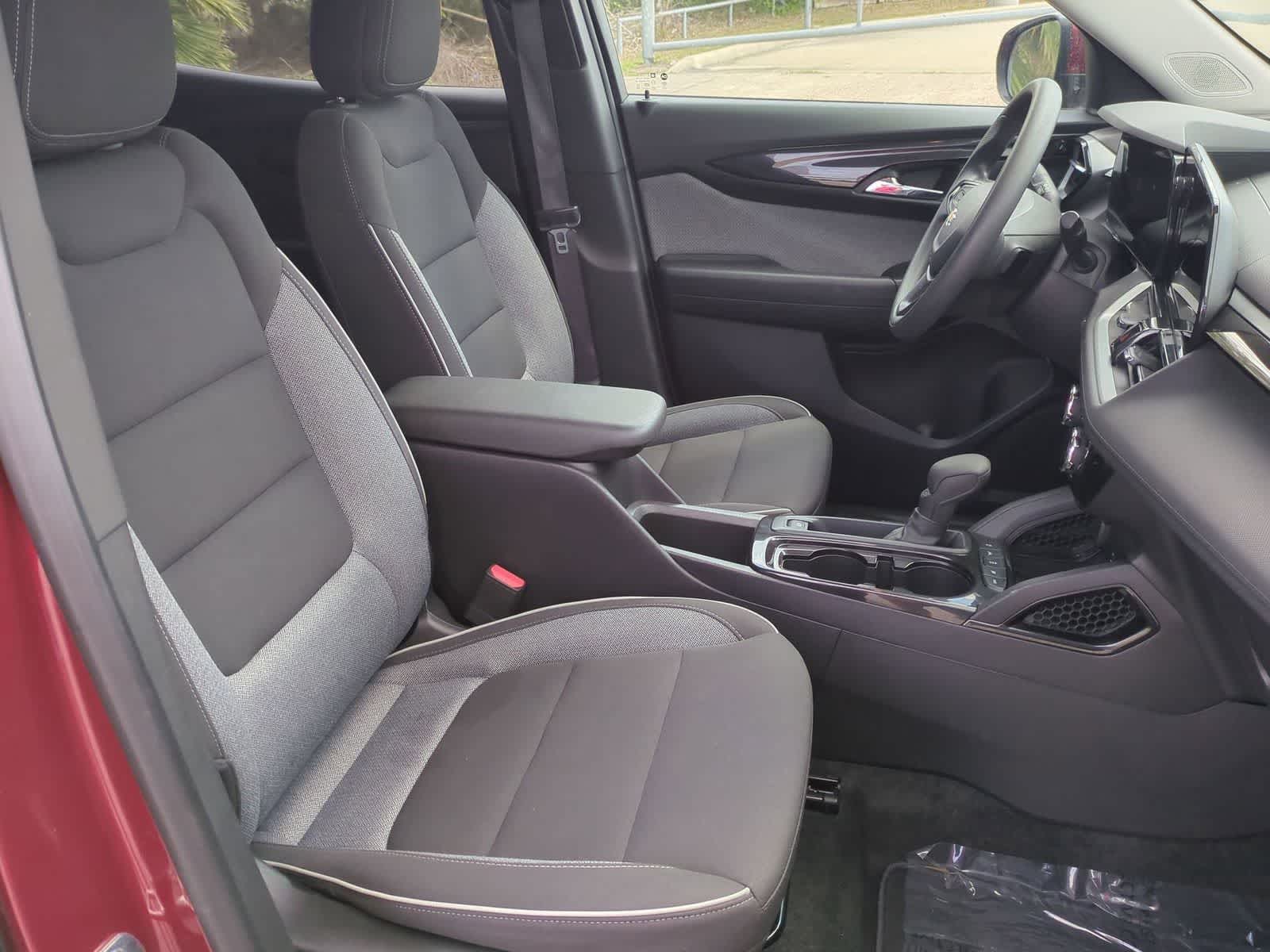 Thumbnail: 2025 Chevrolet TrailBlazer - 26