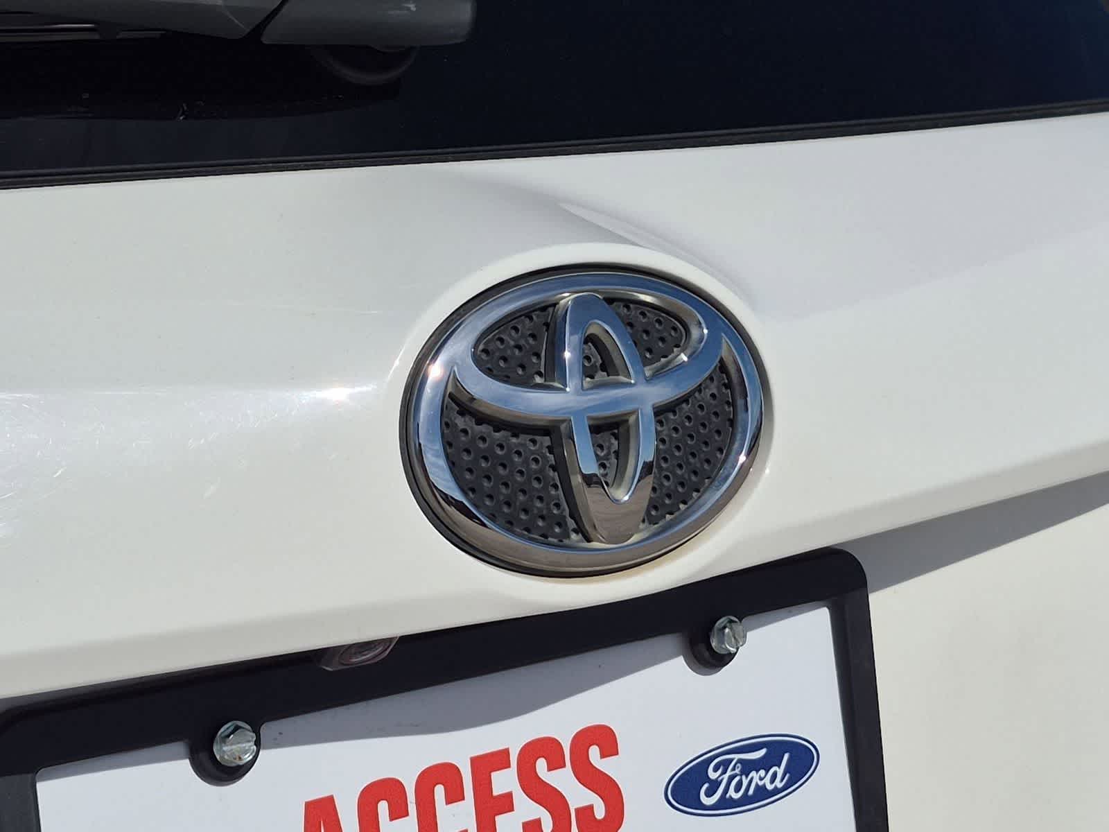 Thumbnail: 2018 Toyota RAV4 - 30