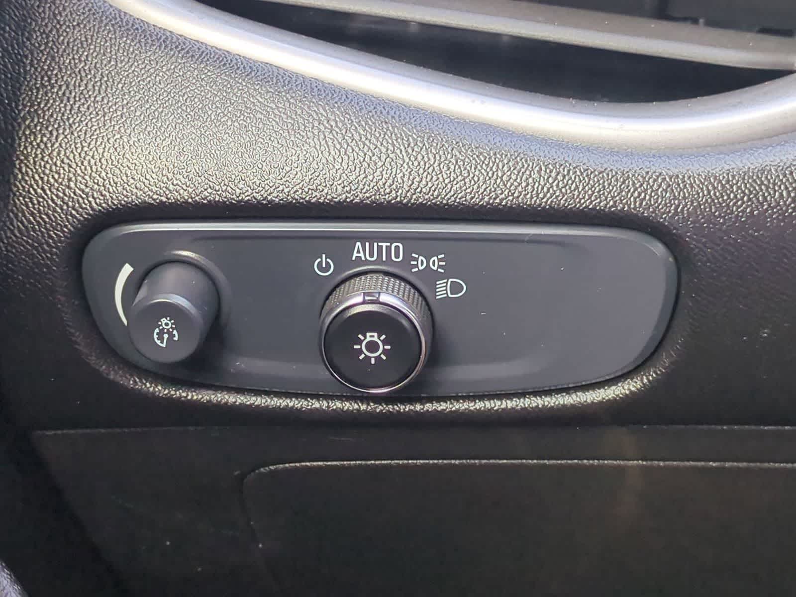 Thumbnail: 2025 Chevrolet Malibu - 17