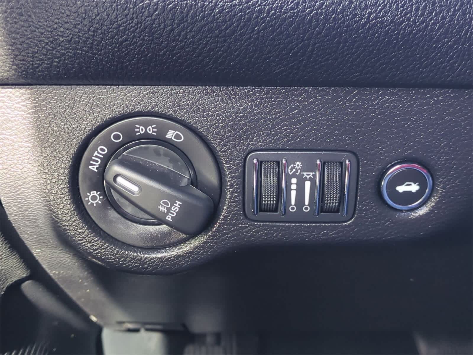 Thumbnail: 2019 Dodge Challenger - 18