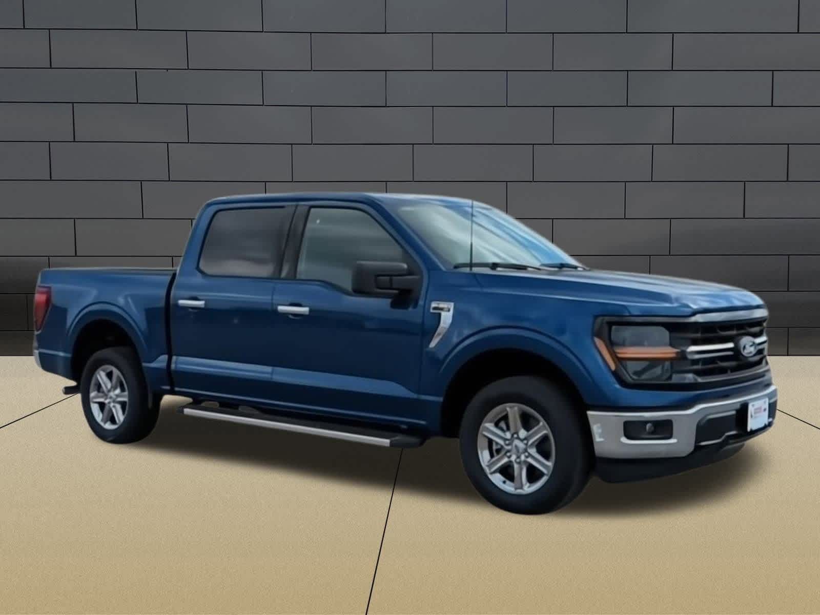 2025 Ford F-150 XLT photo 2