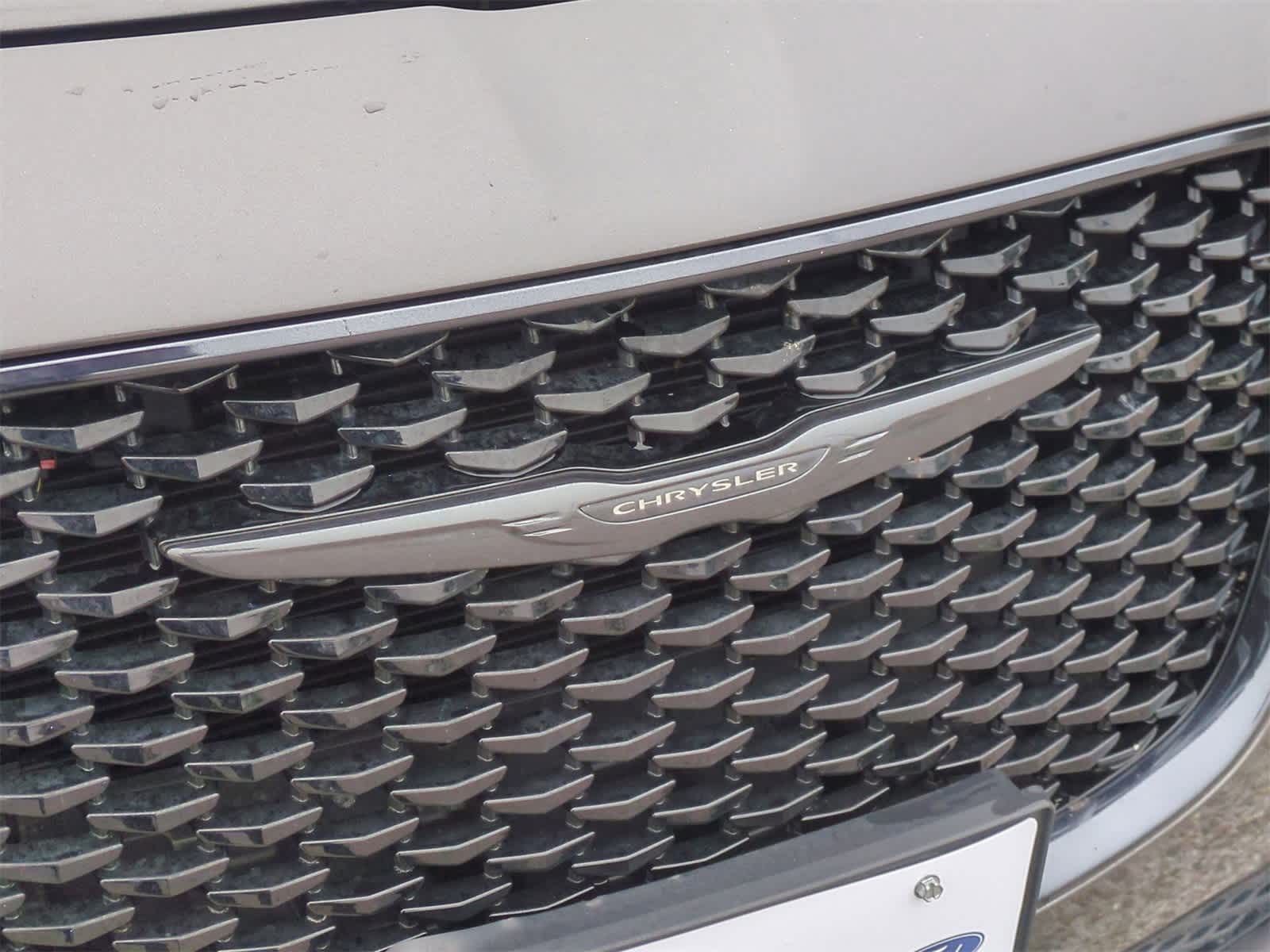 Thumbnail: 2023 Chrysler 300 - 29