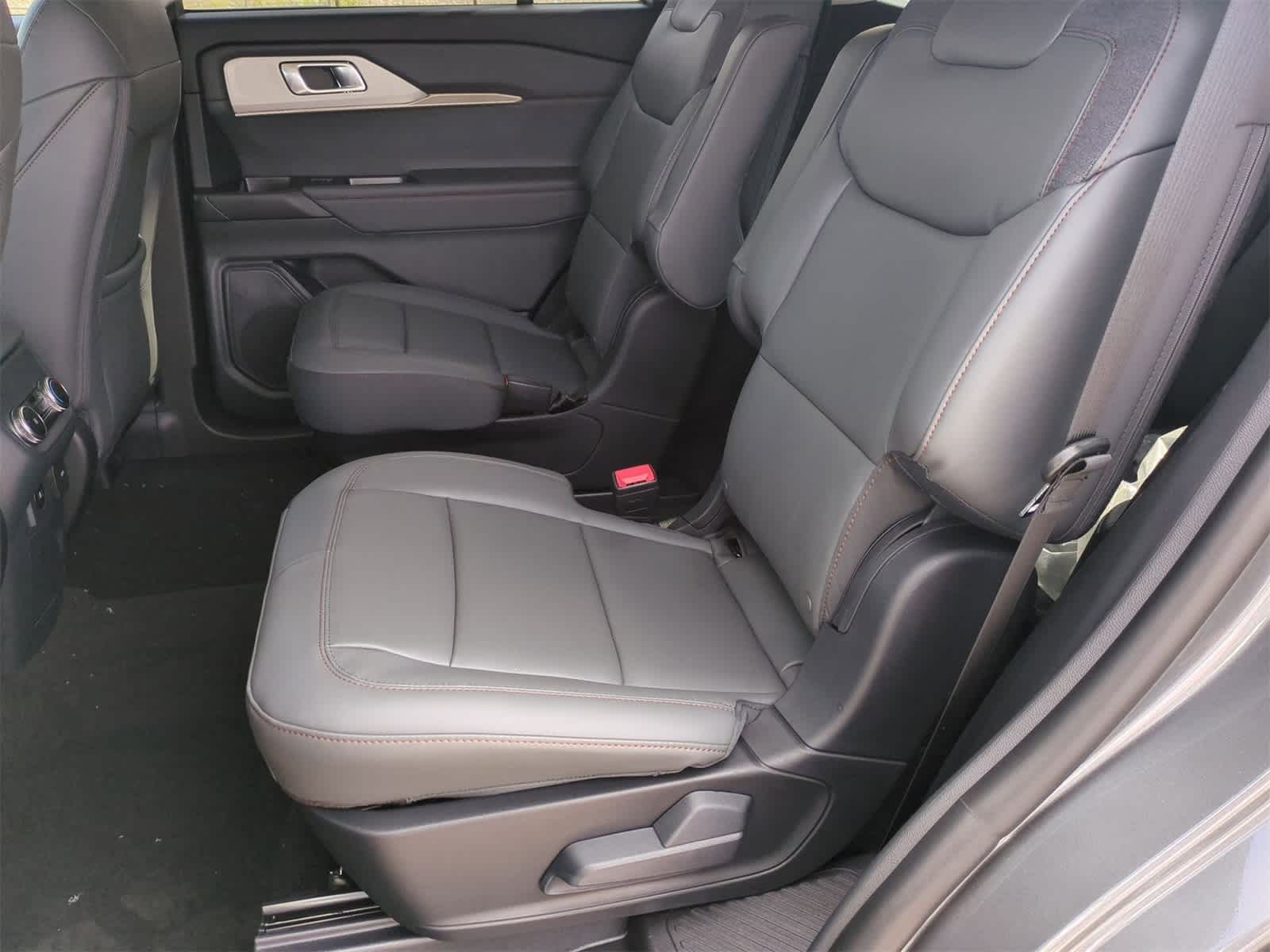 Thumbnail: 2026 Ford Explorer - 24