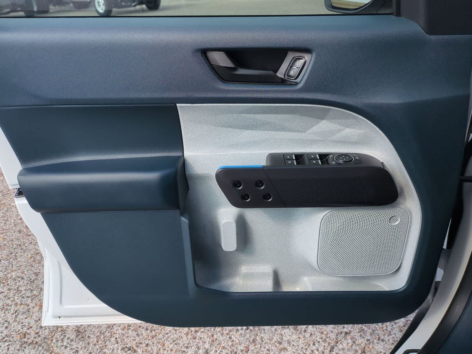 Thumbnail: 2025 Ford Maverick - 21