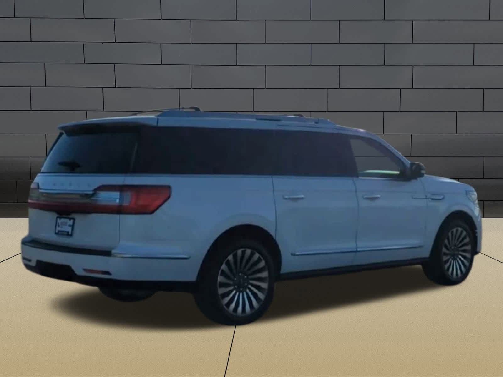 Thumbnail: 2019 Lincoln Navigator L - 8