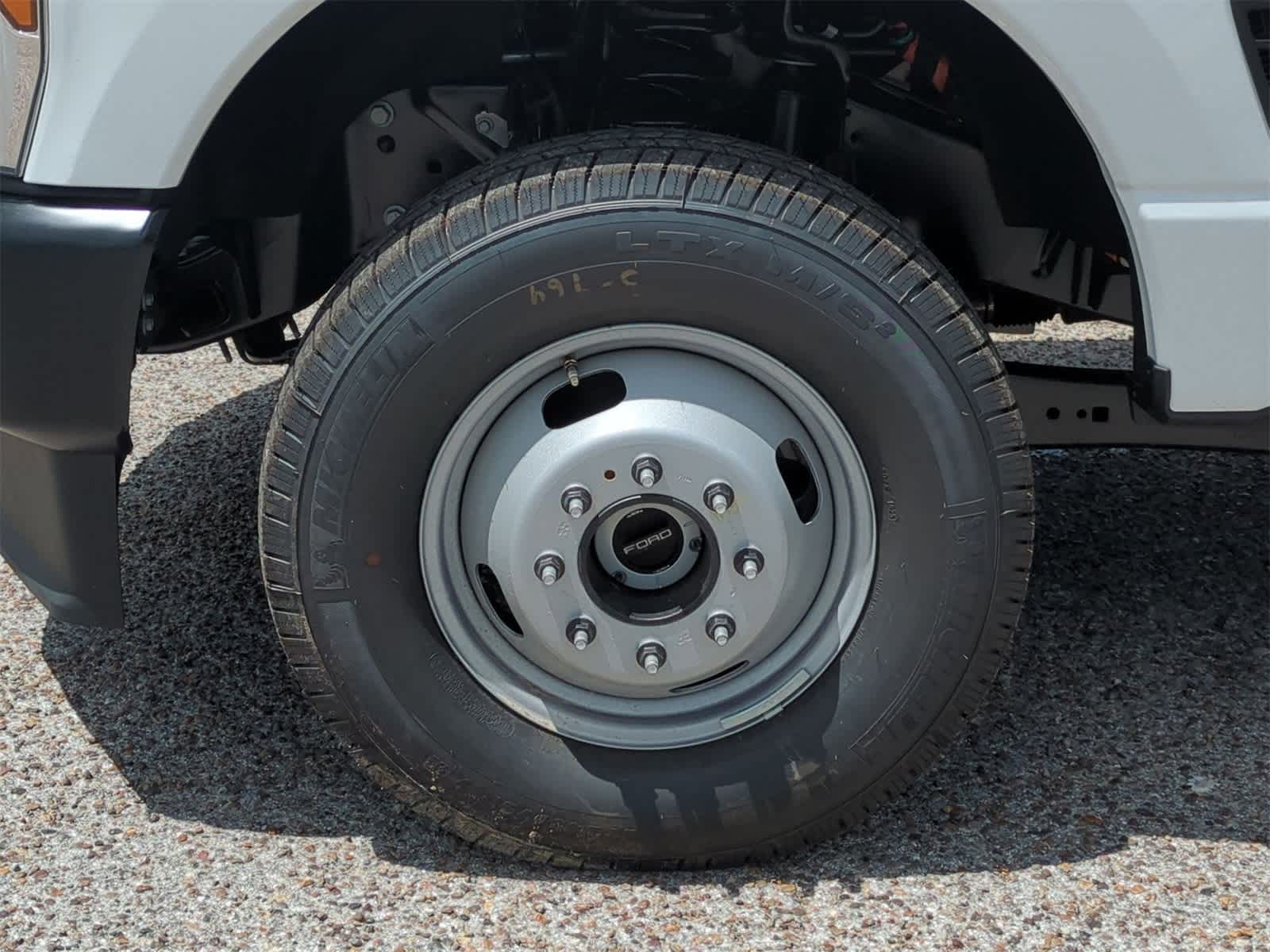 Thumbnail: 2025 Ford F-350 - 28