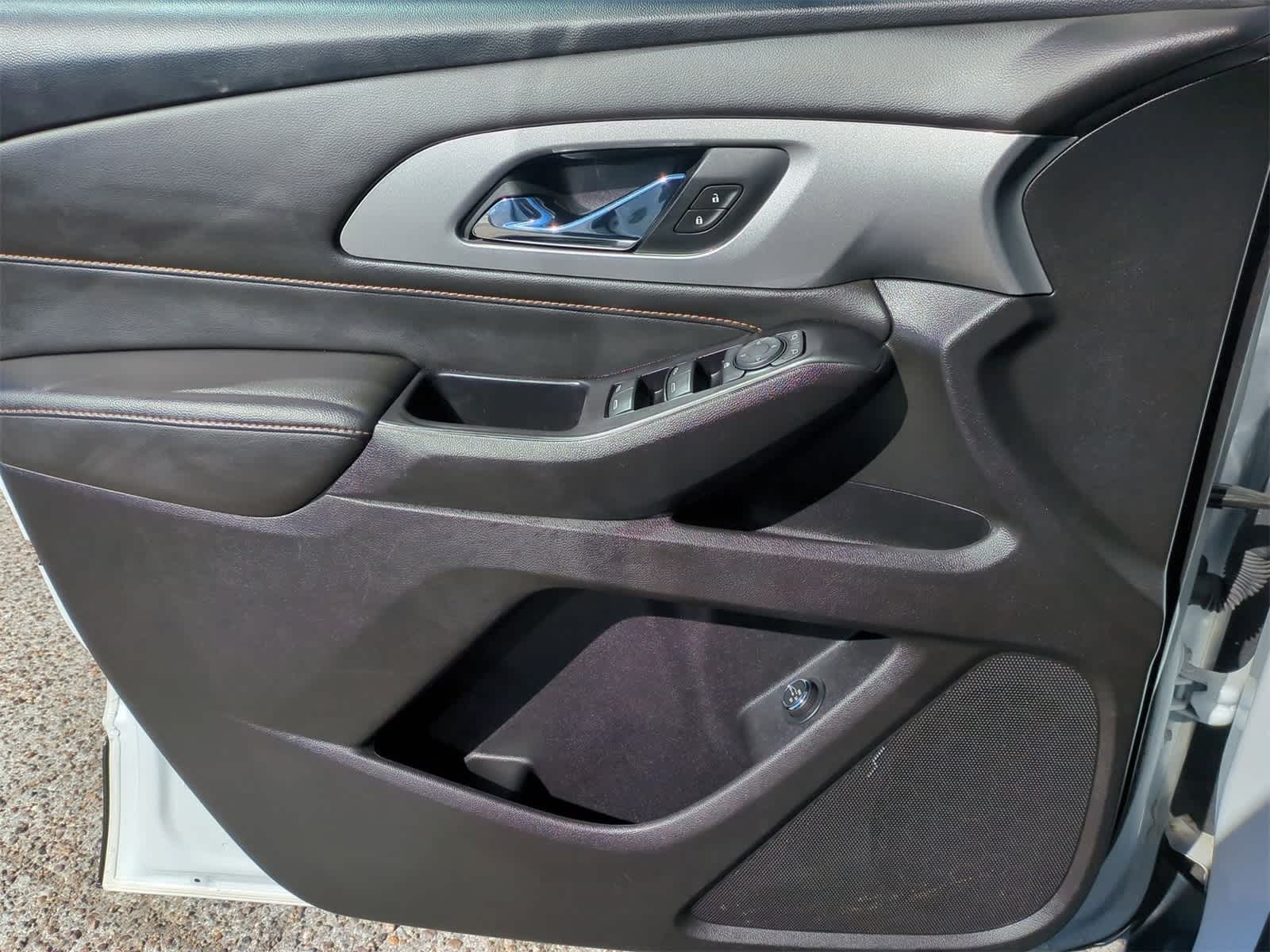 Thumbnail: 2020 Chevrolet Traverse - 21