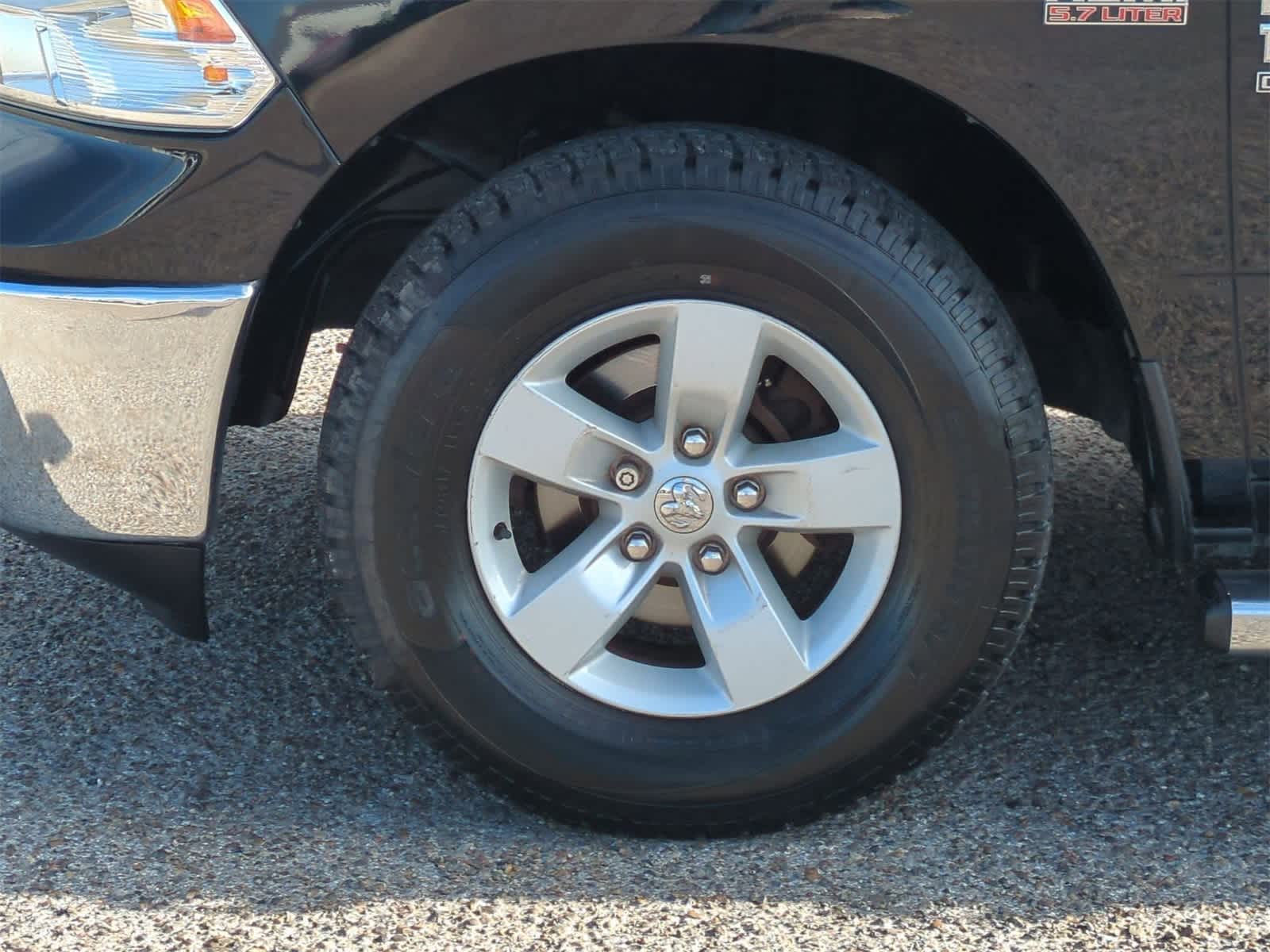 Thumbnail: 2019 RAM 1500 Classic - 30