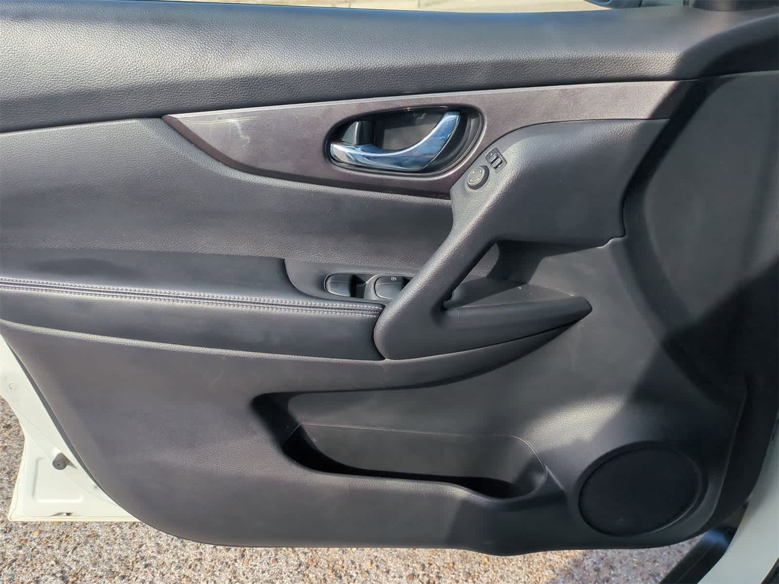 Thumbnail: 2019 Nissan Rogue - 21