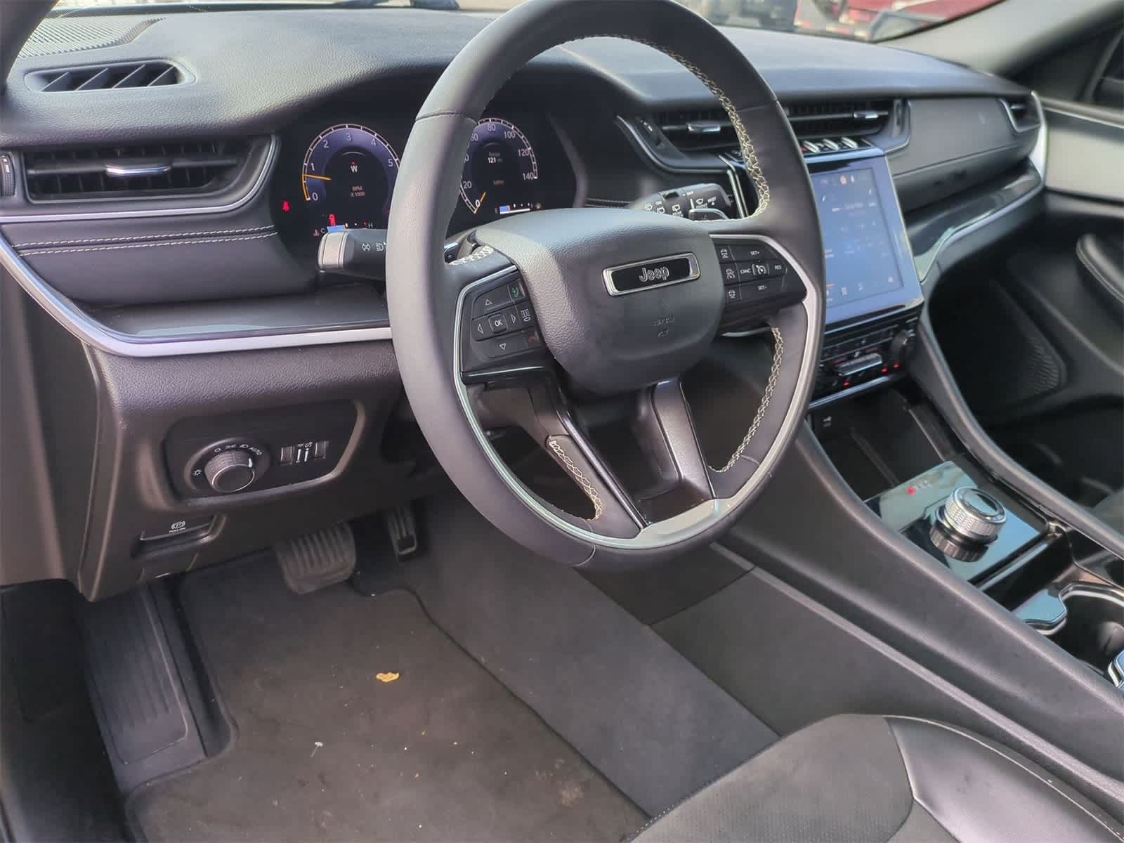 Thumbnail: 2023 Jeep Grand Cherokee - 10