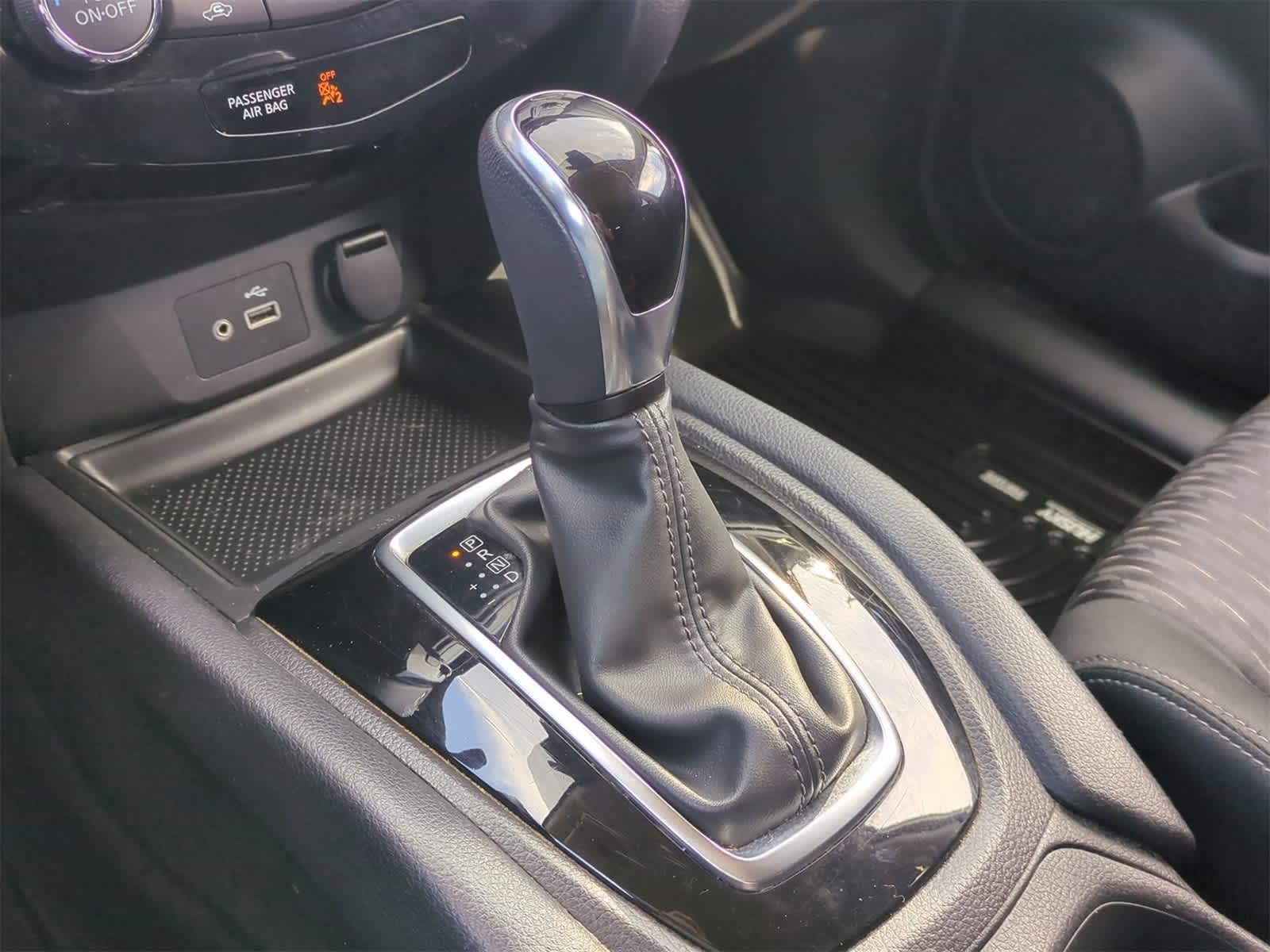 Thumbnail: 2019 Nissan Rogue - 15