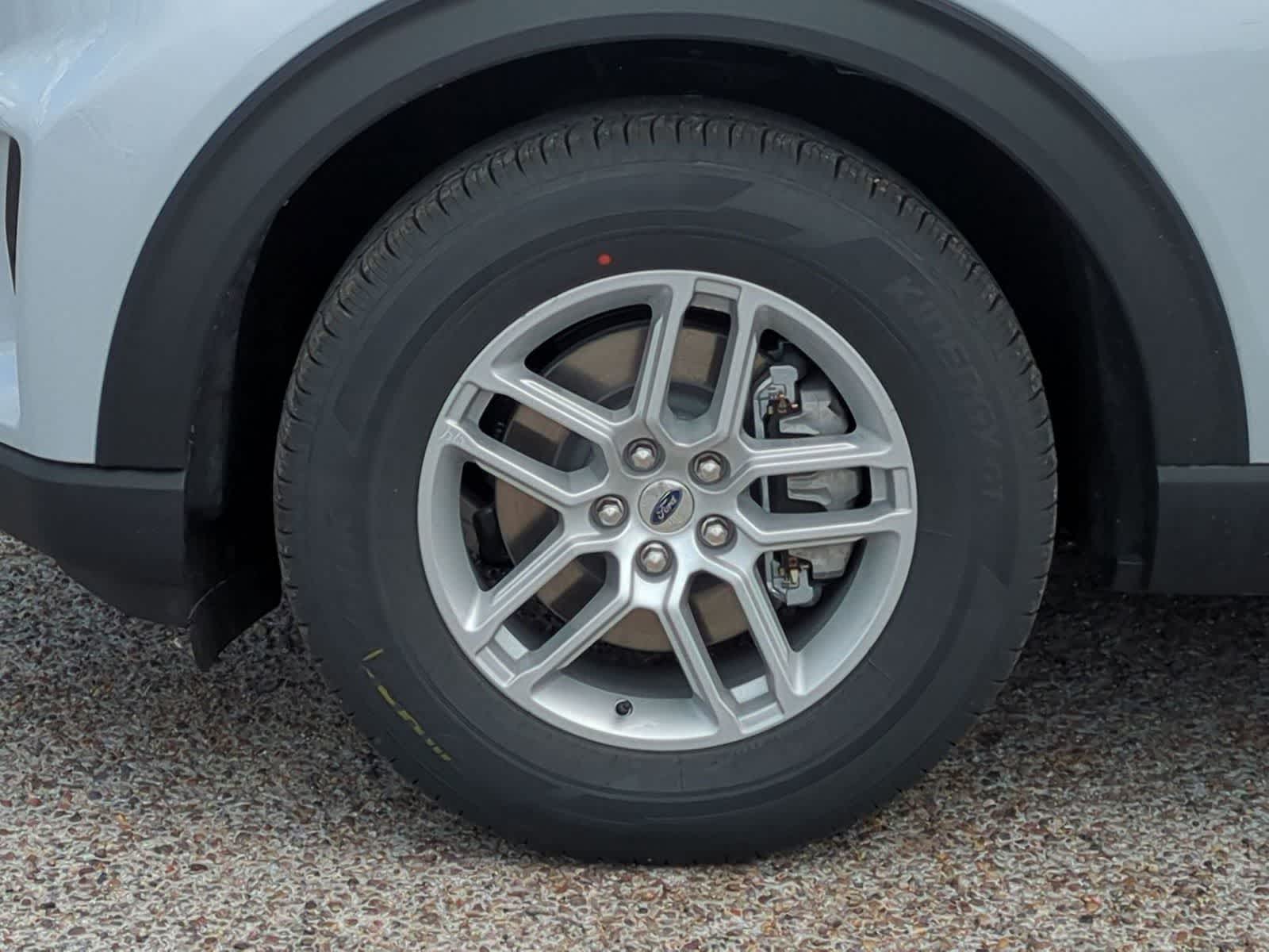 Thumbnail: 2026 Ford Explorer - 32