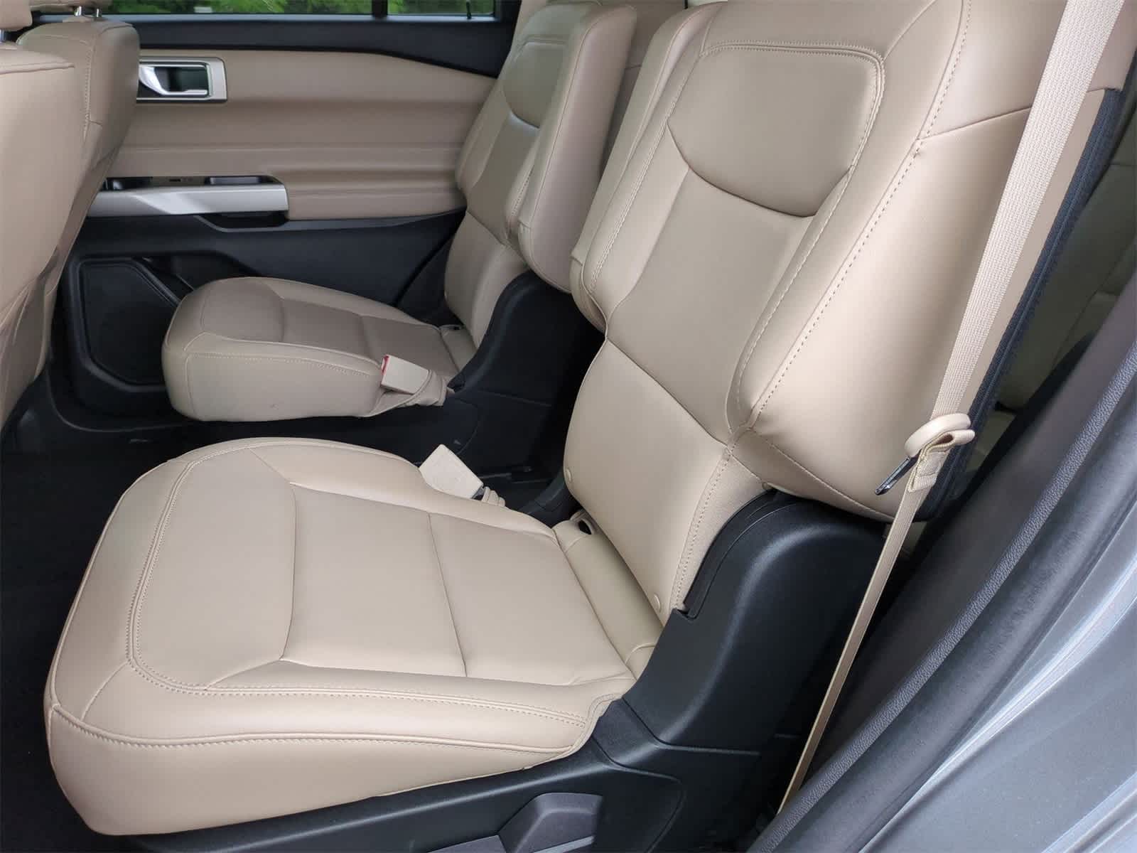 Thumbnail: 2021 Ford Explorer - 23