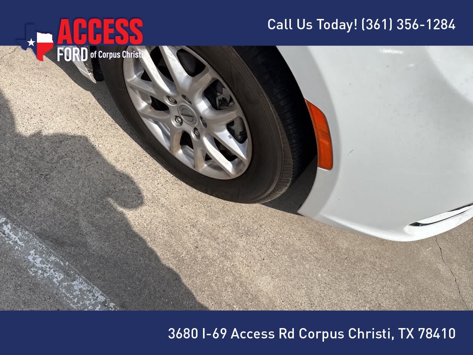 Thumbnail: 2023 Chrysler Pacifica - 4