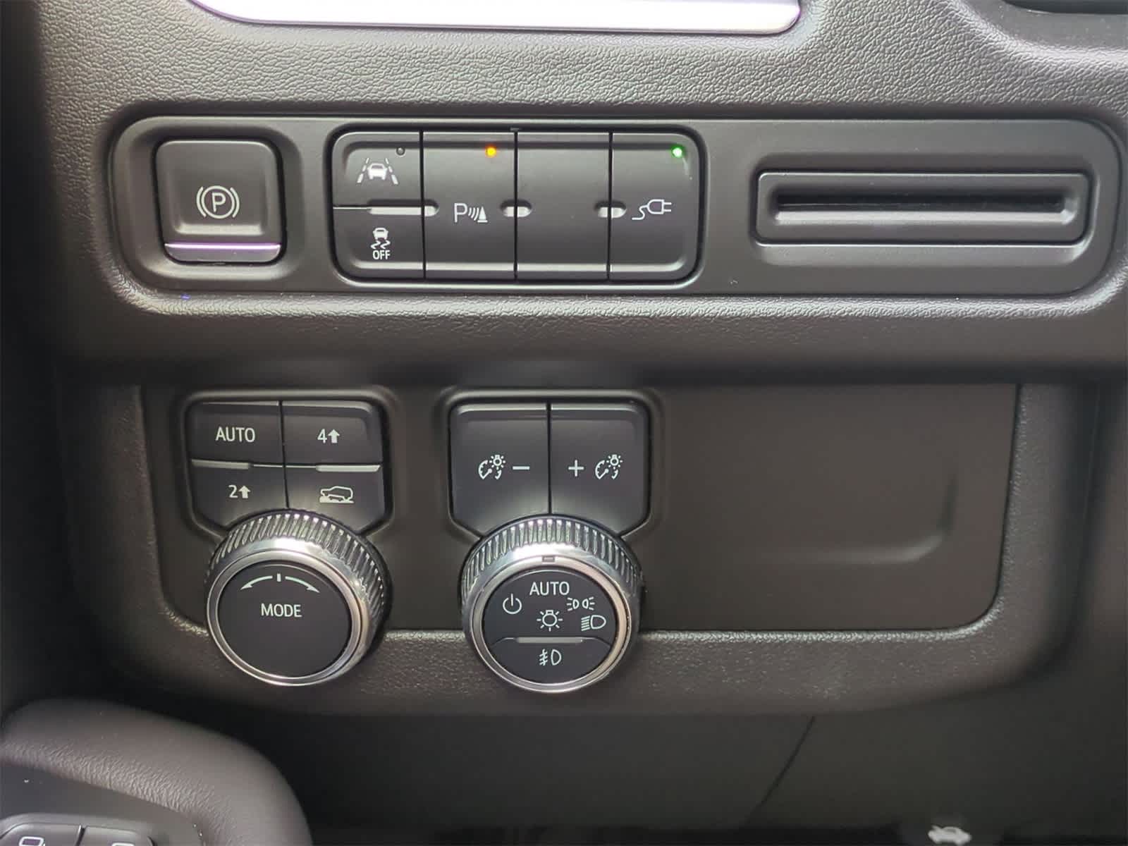 Thumbnail: 2021 GMC Yukon - 17