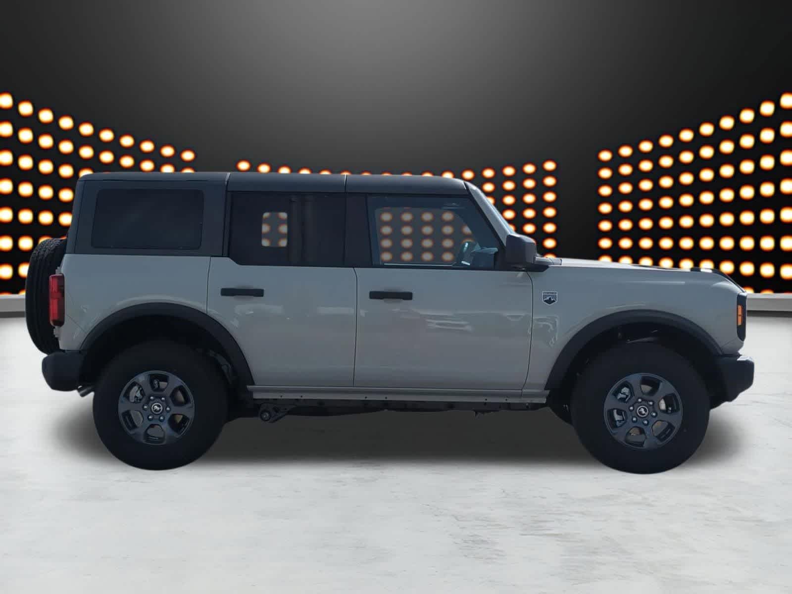 Thumbnail: 2025 Ford Bronco - 9