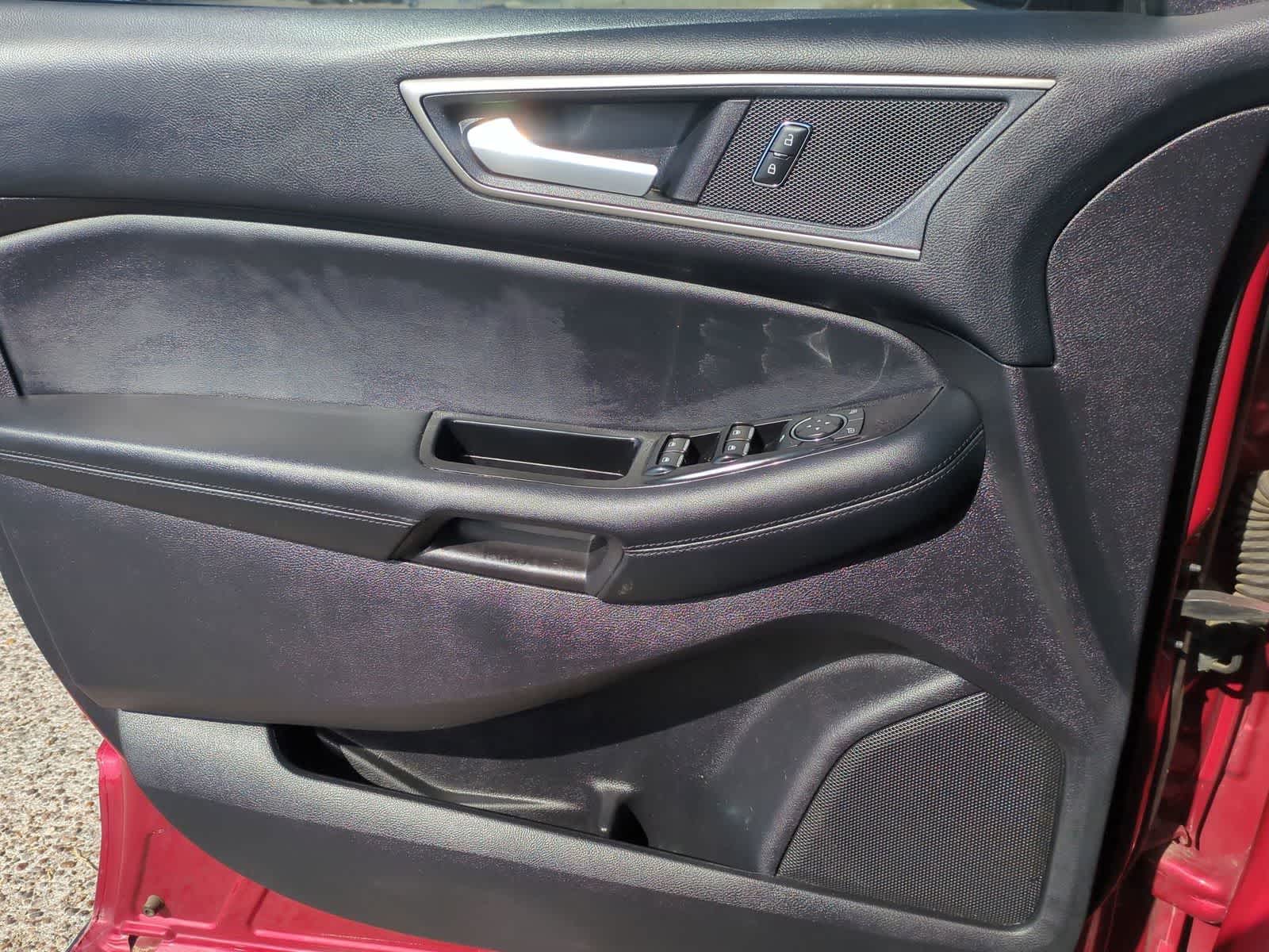 Thumbnail: 2020 Ford Edge - 22