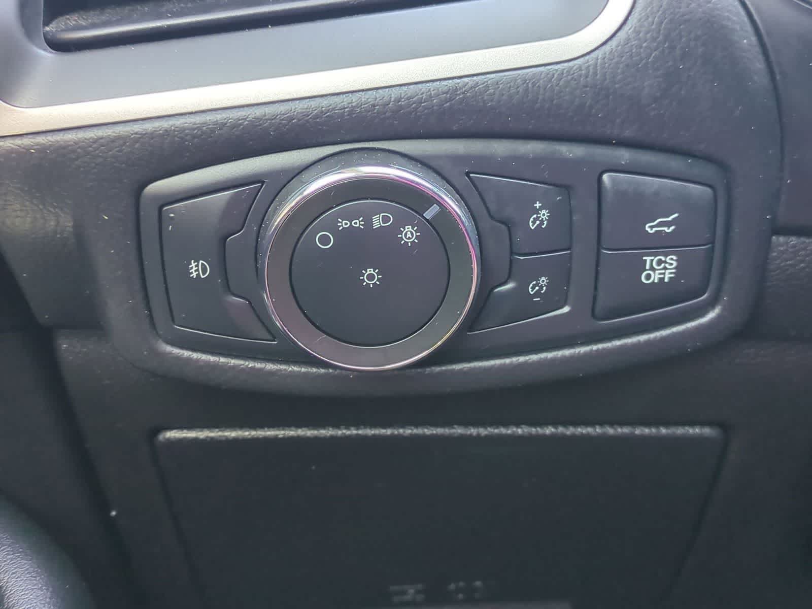 Thumbnail: 2020 Ford Edge - 18