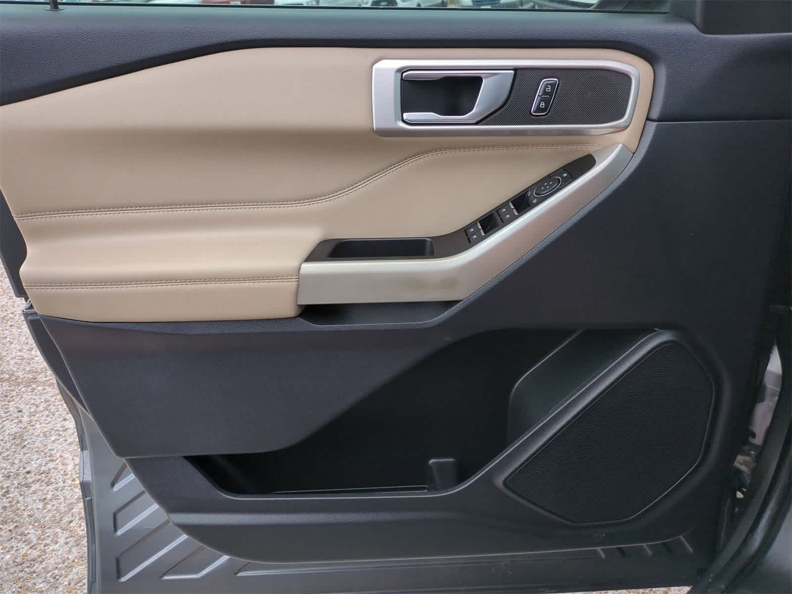 Thumbnail: 2021 Ford Explorer - 21