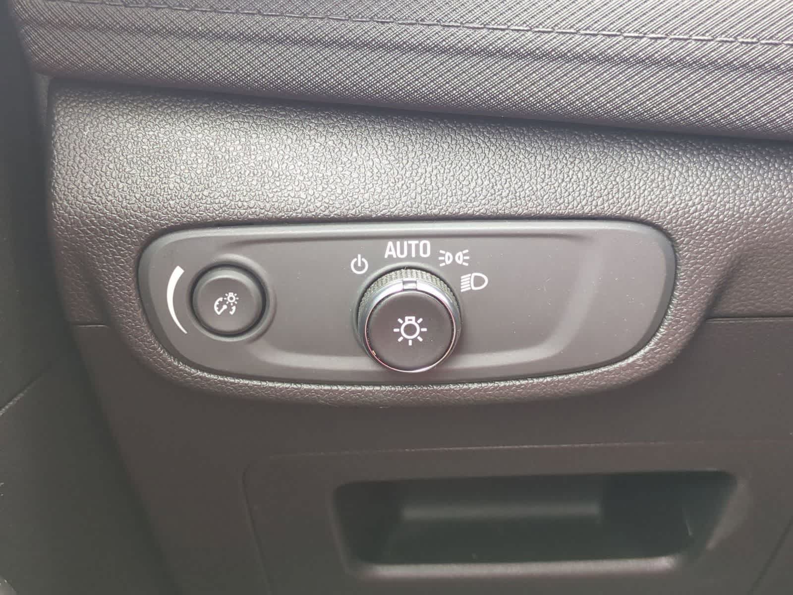 Thumbnail: 2025 Chevrolet TrailBlazer - 17