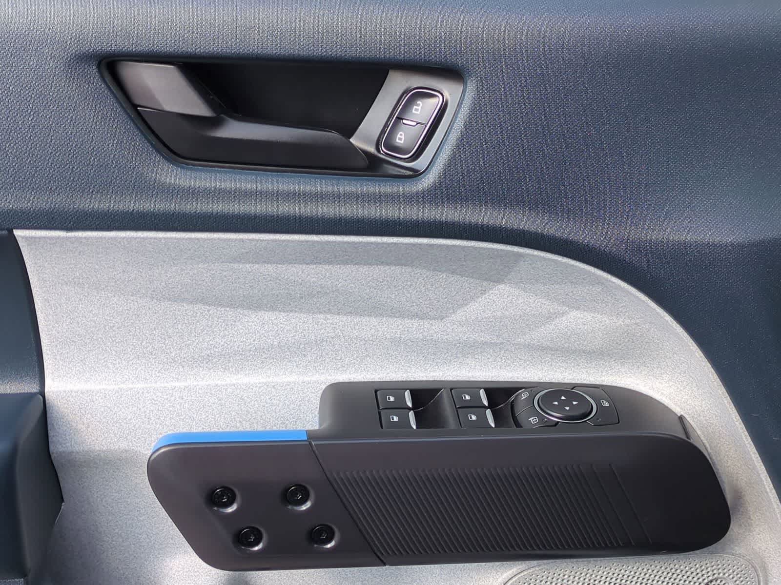 Thumbnail: 2025 Ford Maverick - 22