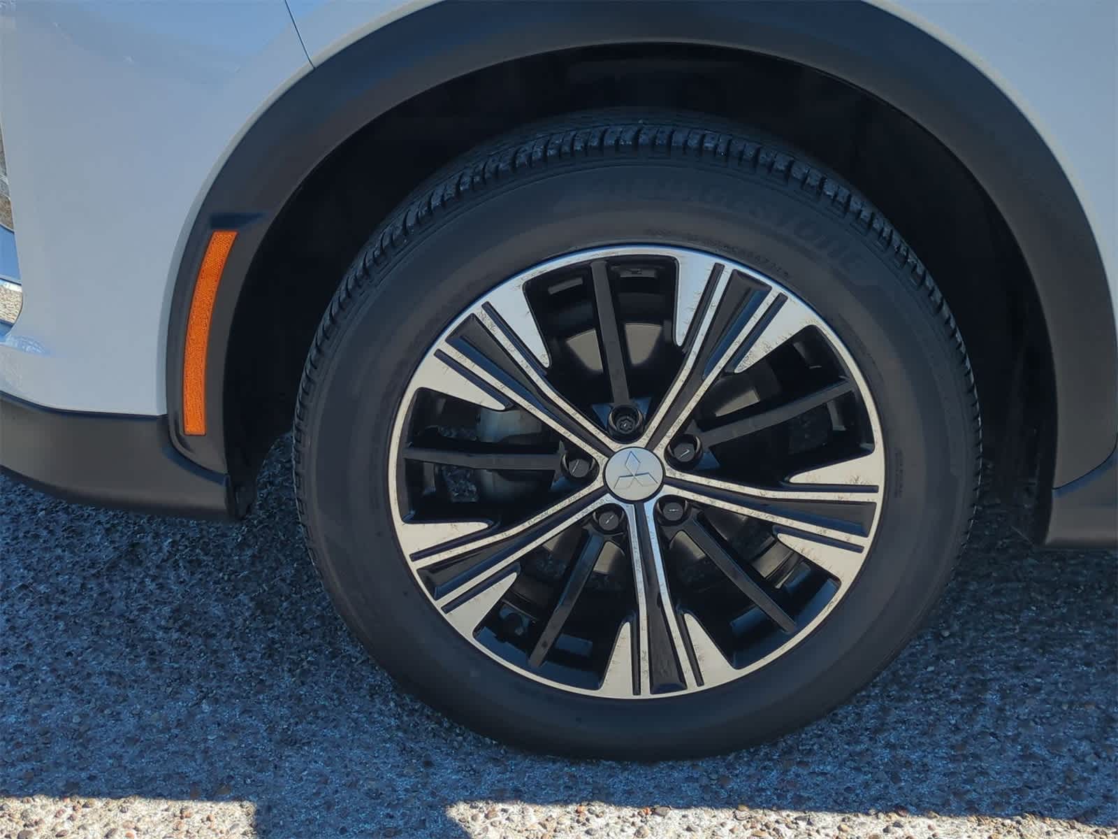 Thumbnail: 2022 Mitsubishi Eclipse Cross - 32