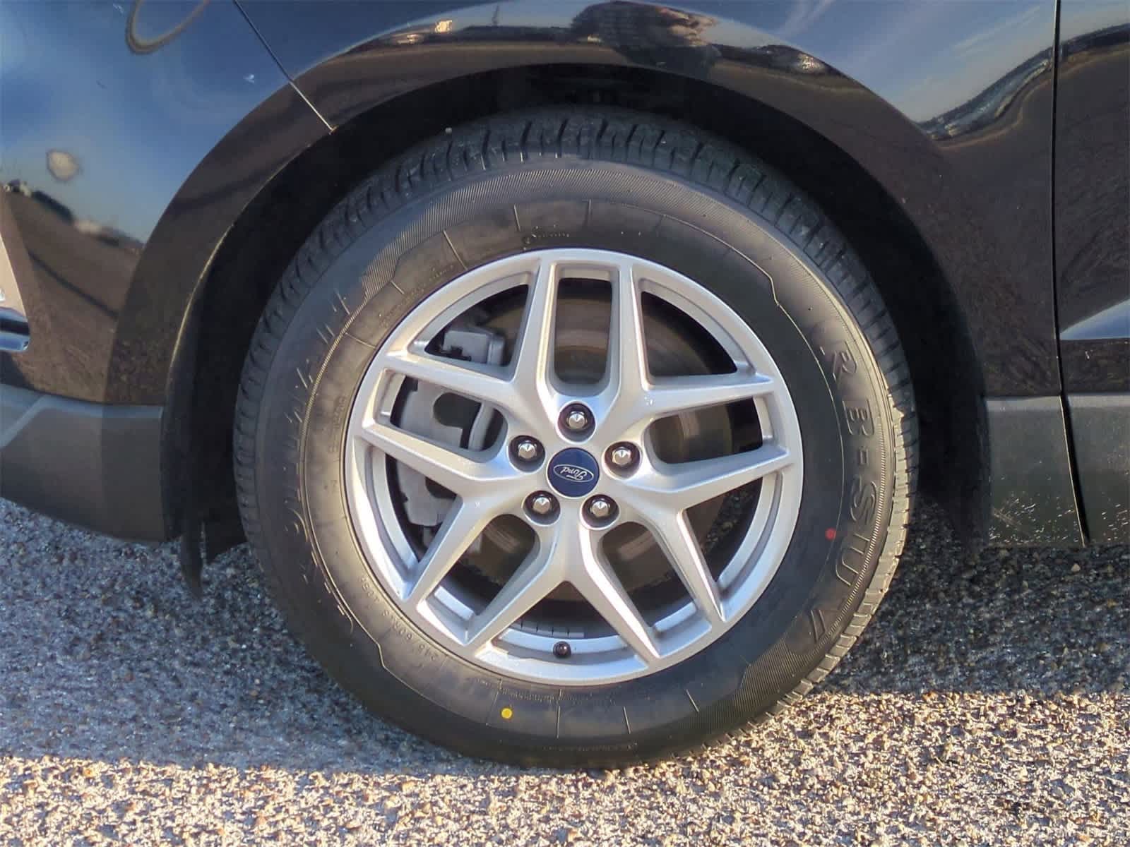 Thumbnail: 2022 Ford Edge - 31