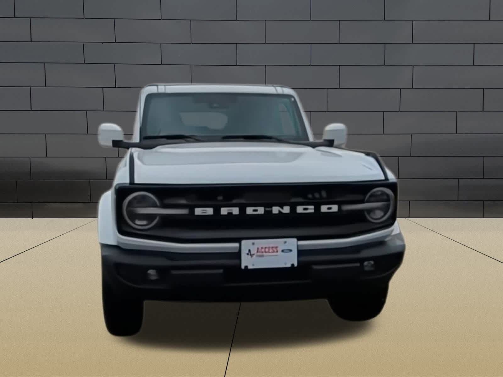 2025 Ford Bronco Outer Banks photo 3