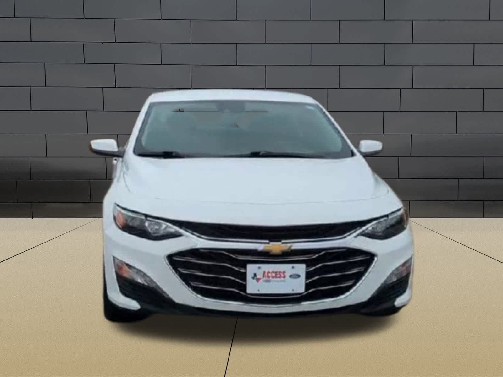 Thumbnail: 2023 Chevrolet Malibu - 3
