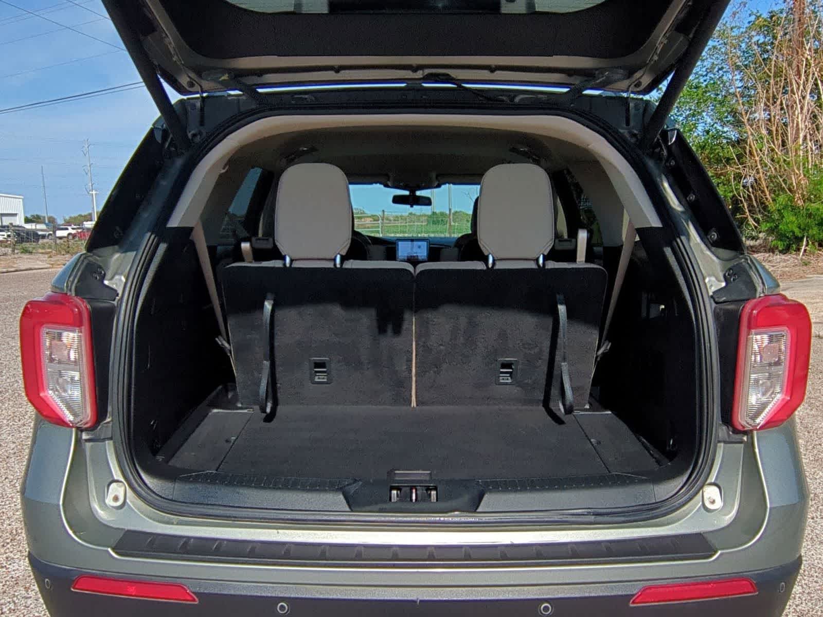 Thumbnail: 2020 Ford Explorer - 24