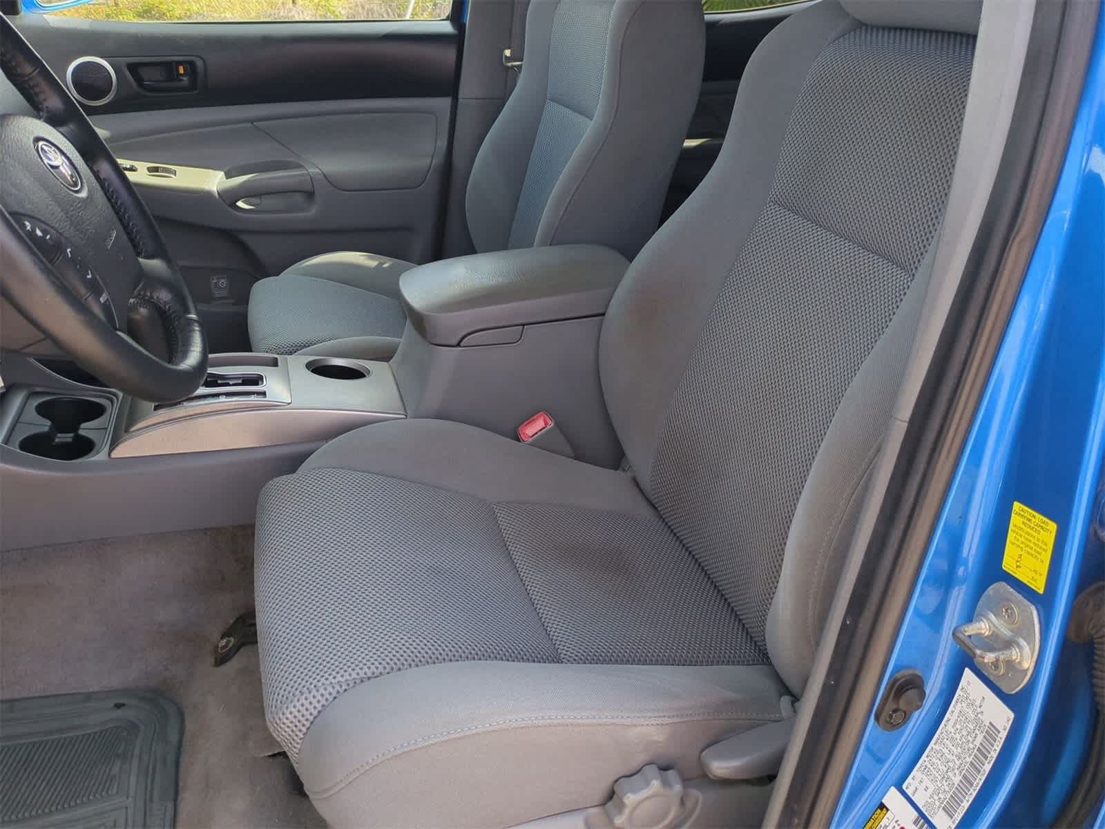 Thumbnail: 2010 Toyota Tacoma - 17