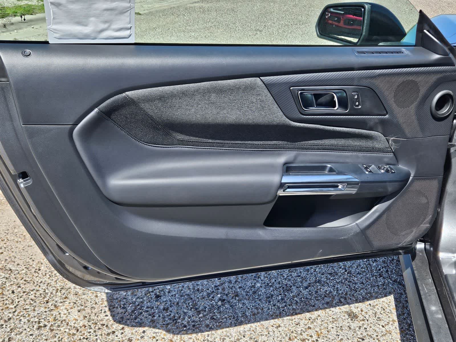 Thumbnail: 2025 Ford Mustang - 19