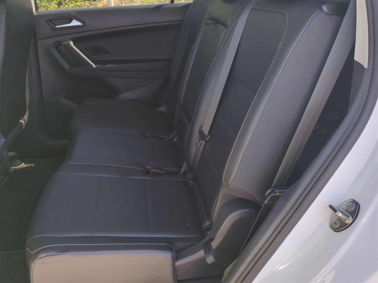 Thumbnail: 2020 Volkswagen Tiguan - 23