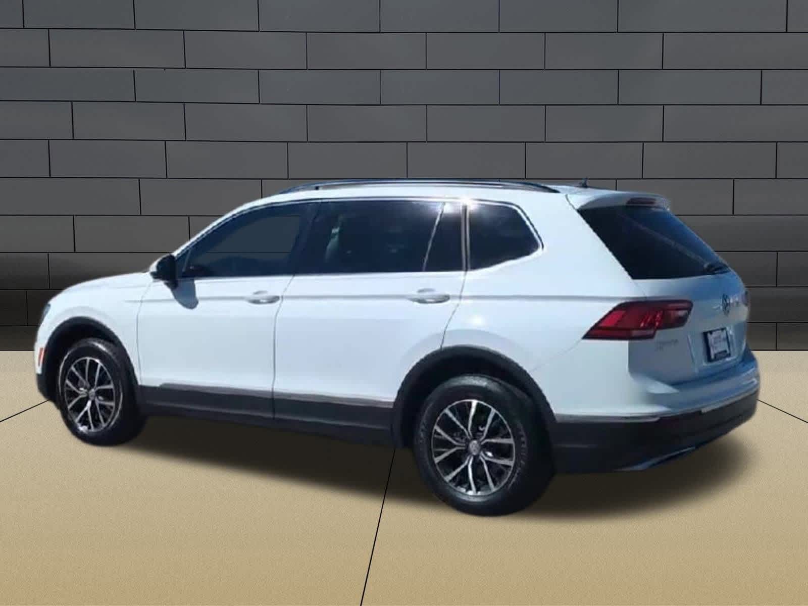 Thumbnail: 2020 Volkswagen Tiguan - 6