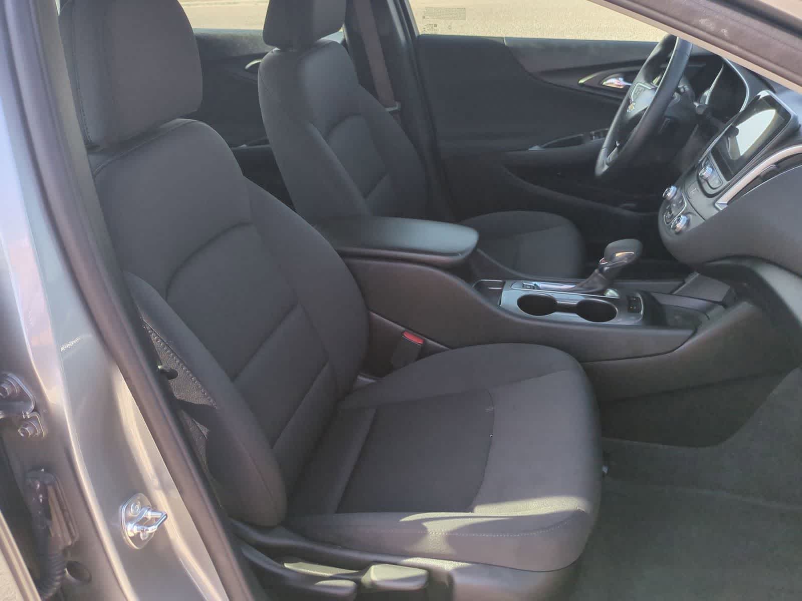 Thumbnail: 2025 Chevrolet Malibu - 25