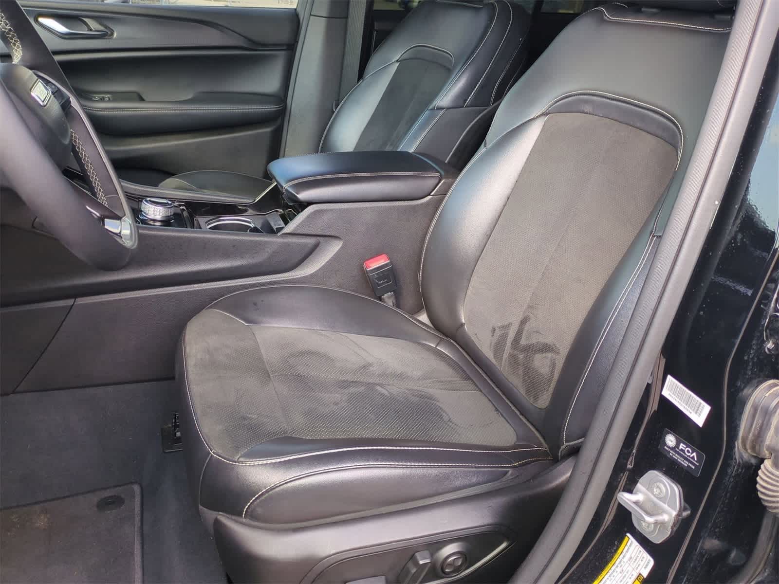 Thumbnail: 2023 Jeep Grand Cherokee - 19