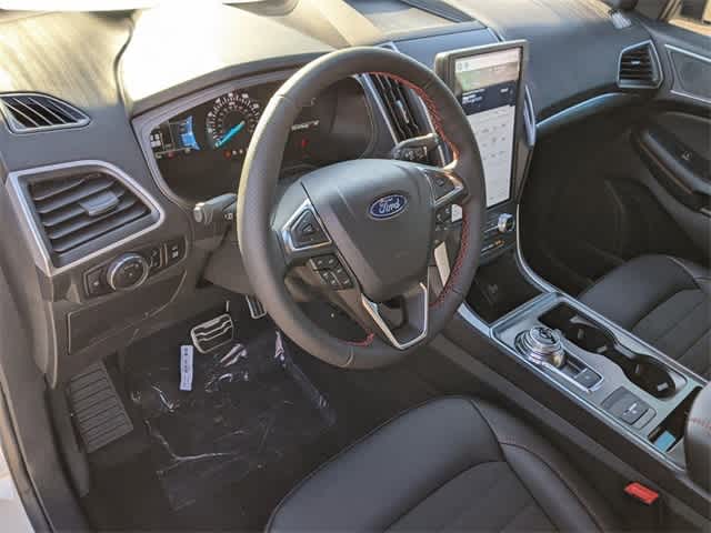 2024 Ford Edge ST-Line photo 2