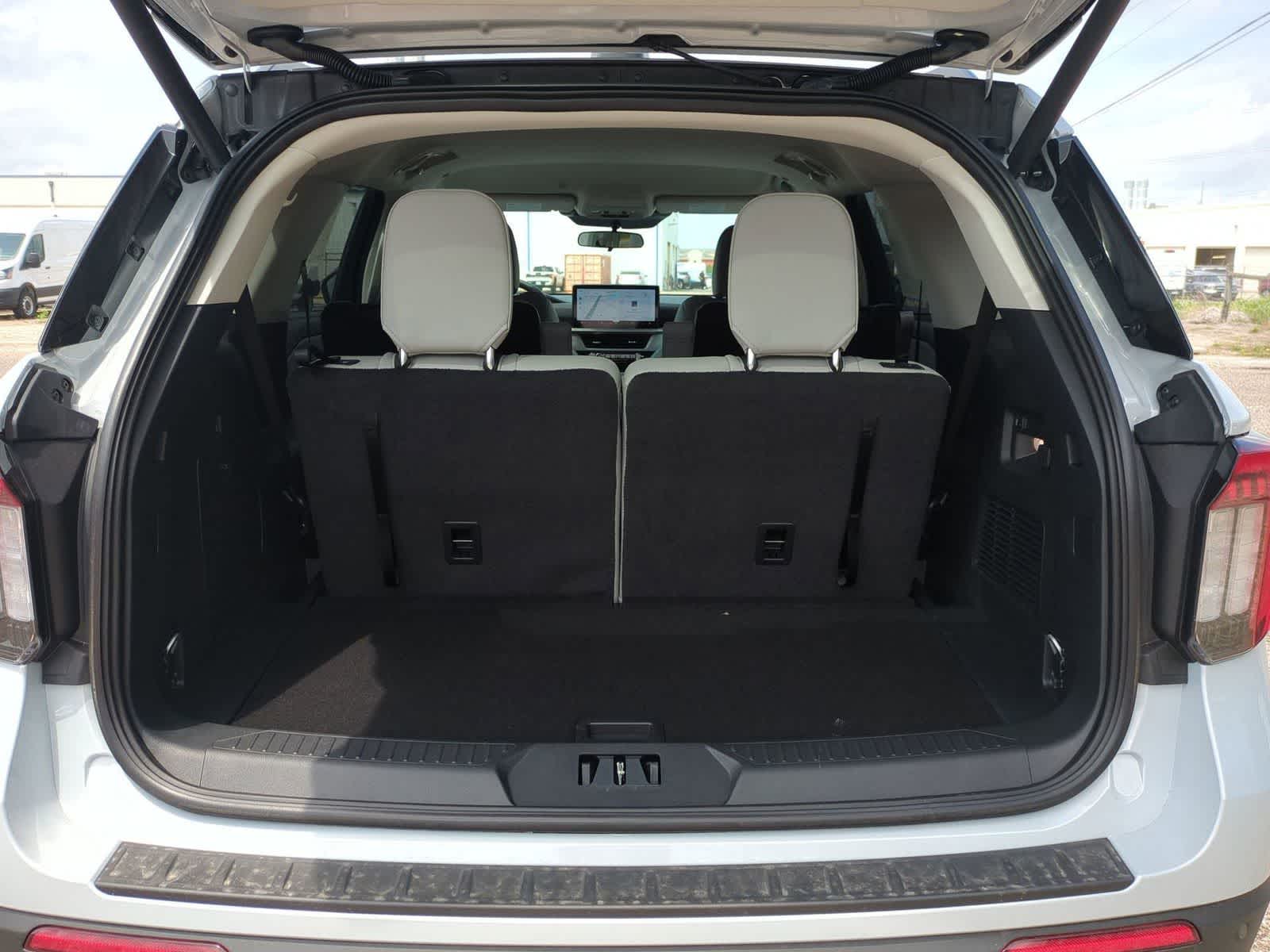 Thumbnail: 2026 Ford Explorer - 25