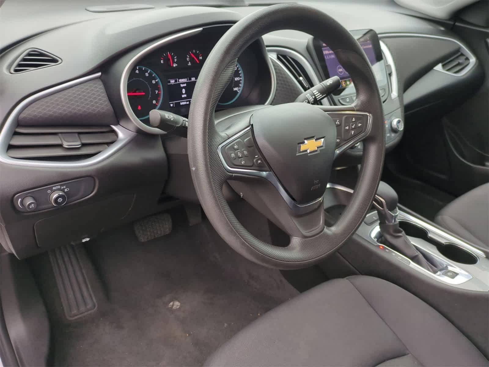 Thumbnail: 2023 Chevrolet Malibu - 10