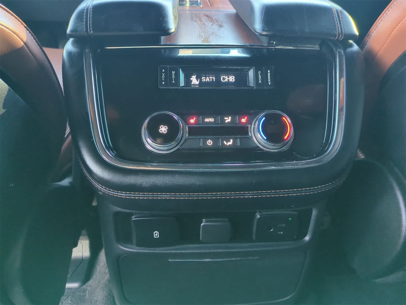 Thumbnail: 2019 Lincoln Navigator L - 22