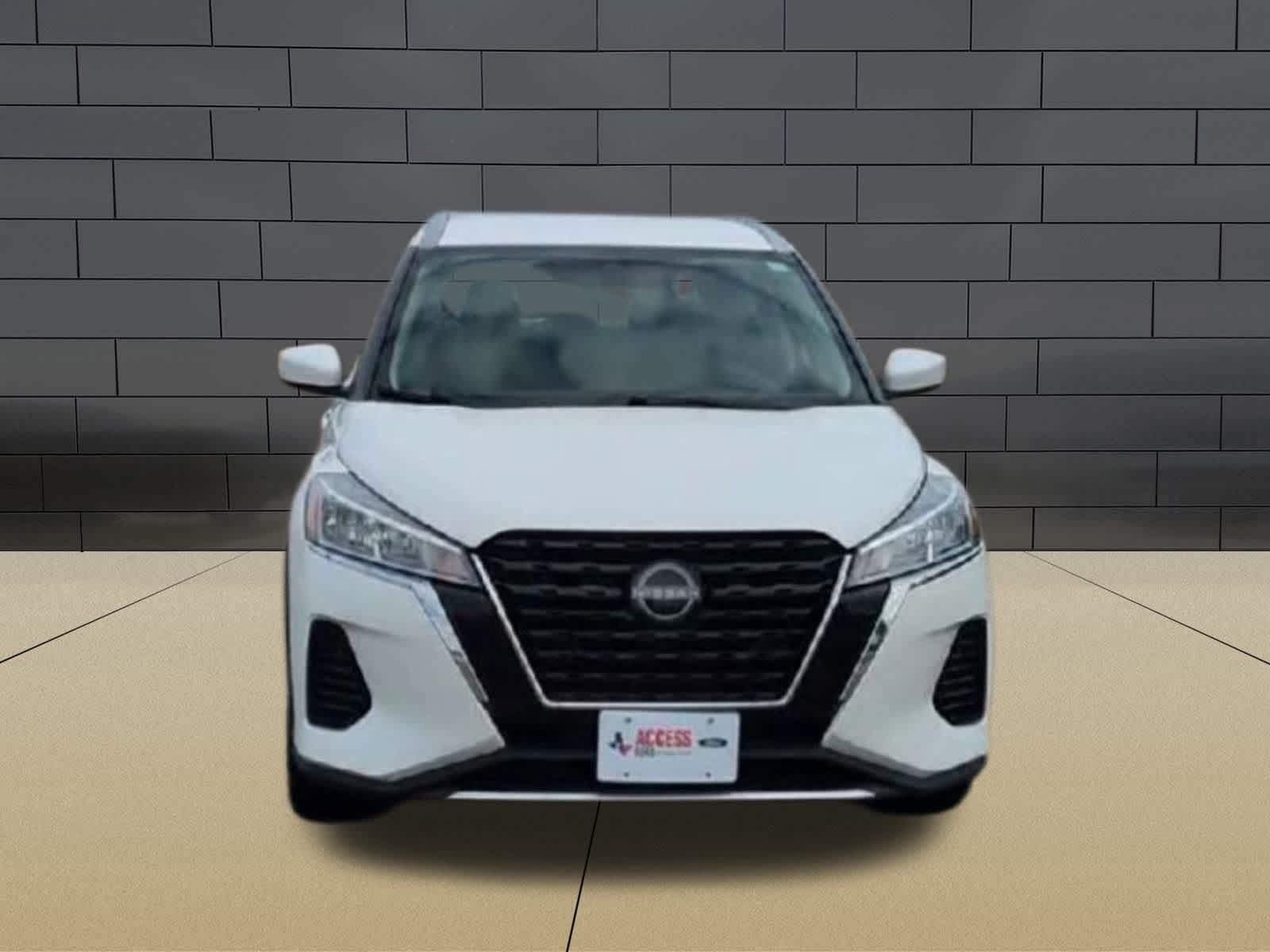 Thumbnail: 2023 Nissan Kicks - 3