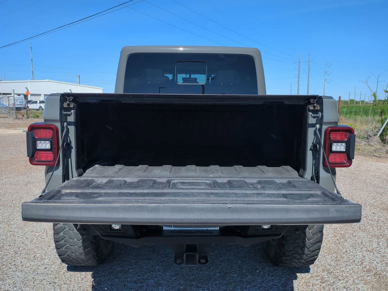 Thumbnail: 2022 Jeep Gladiator - 24