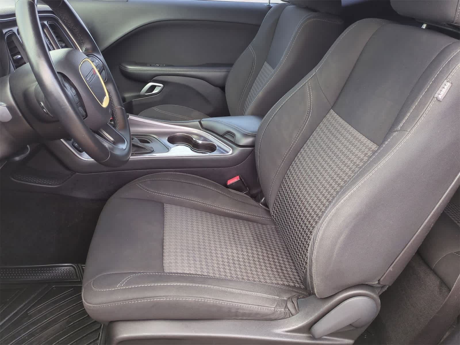 Thumbnail: 2016 Dodge Challenger - 17