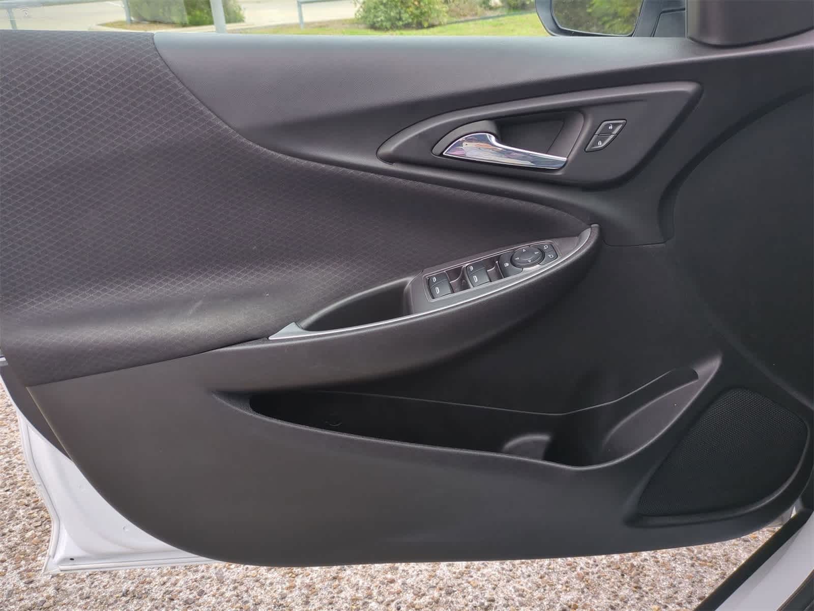 Thumbnail: 2023 Chevrolet Malibu - 21