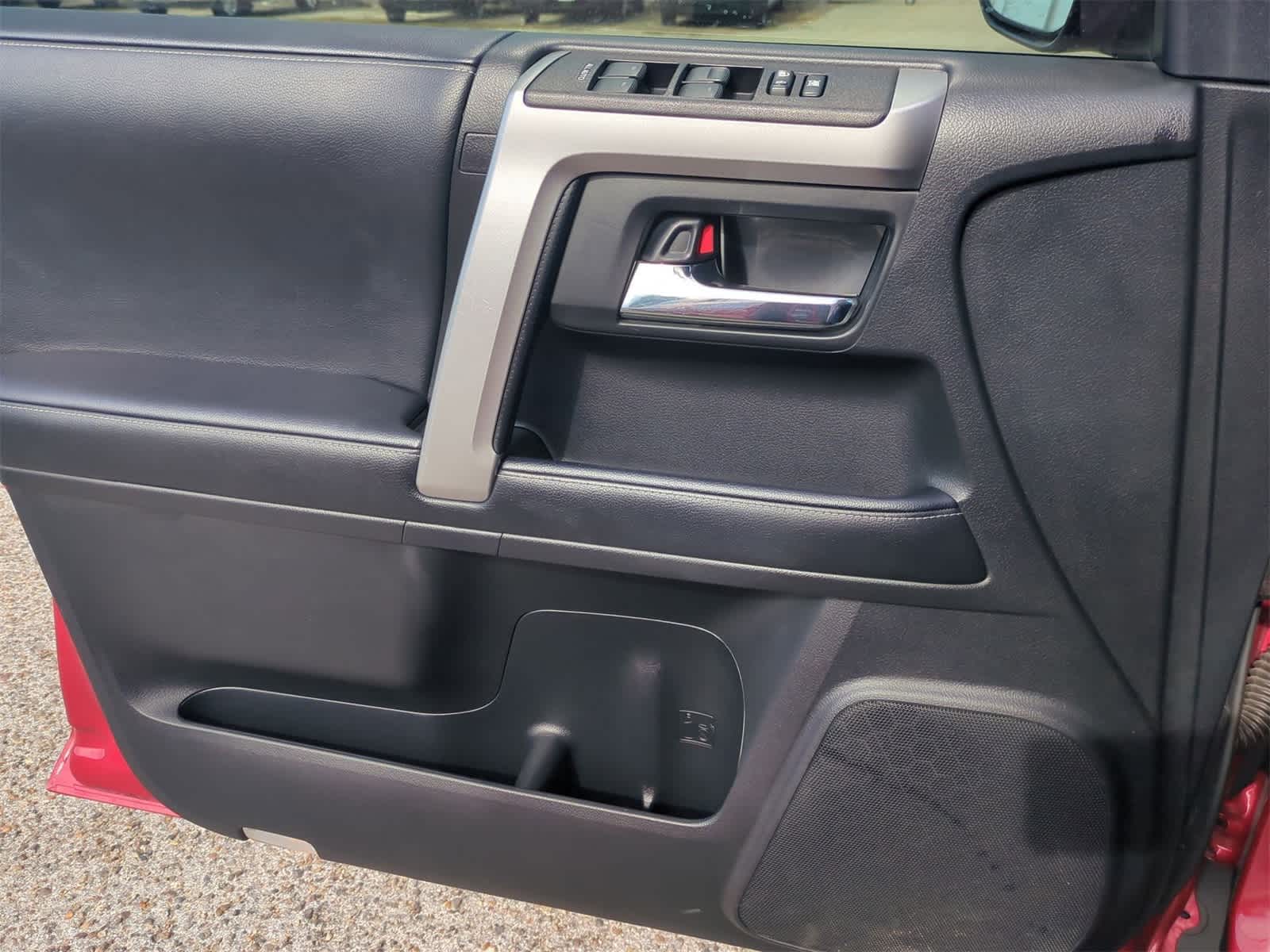 Thumbnail: 2022 Toyota 4Runner - 23