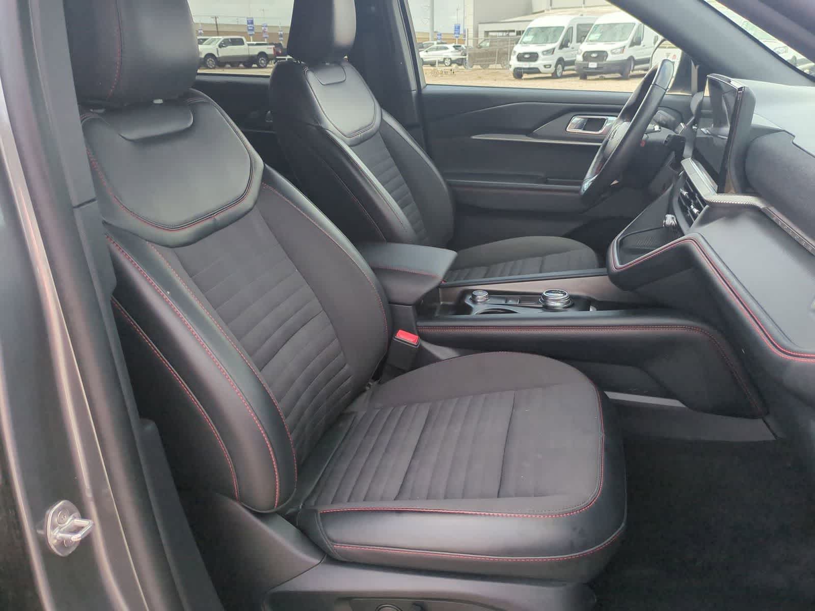 Thumbnail: 2025 Ford Explorer - 27