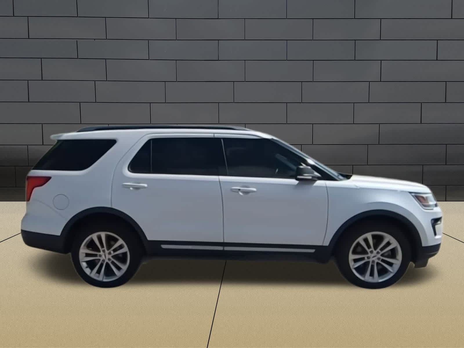2019 Ford Explorer XLT 9