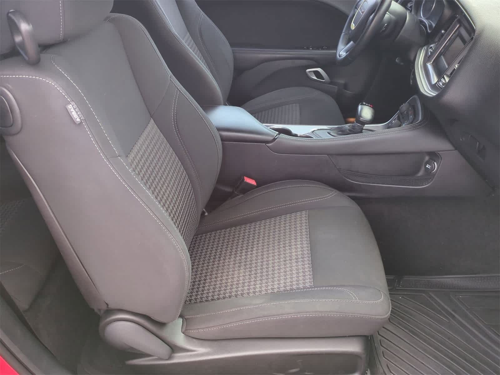 Thumbnail: 2016 Dodge Challenger - 25