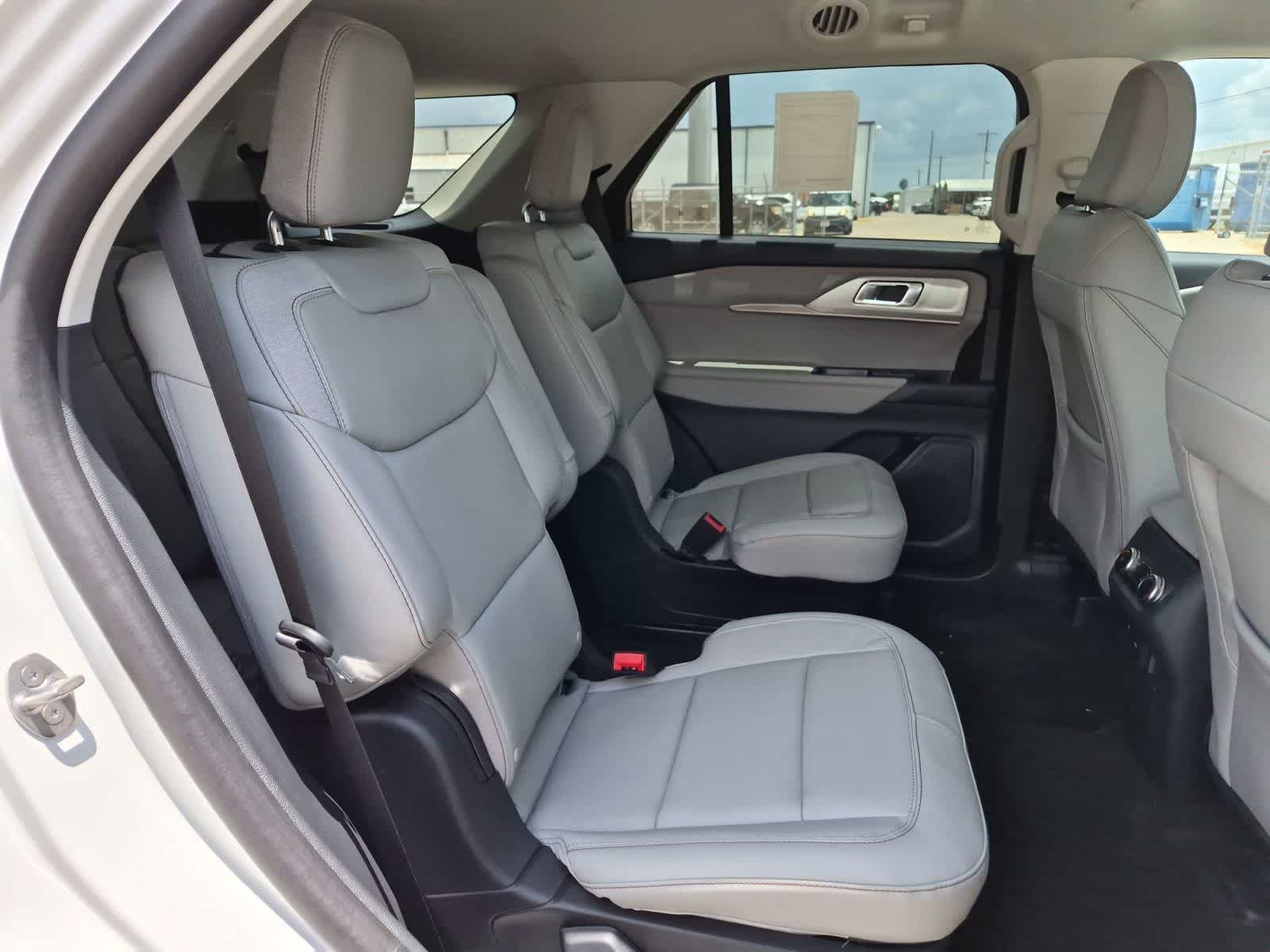 Thumbnail: 2026 Ford Explorer - 26