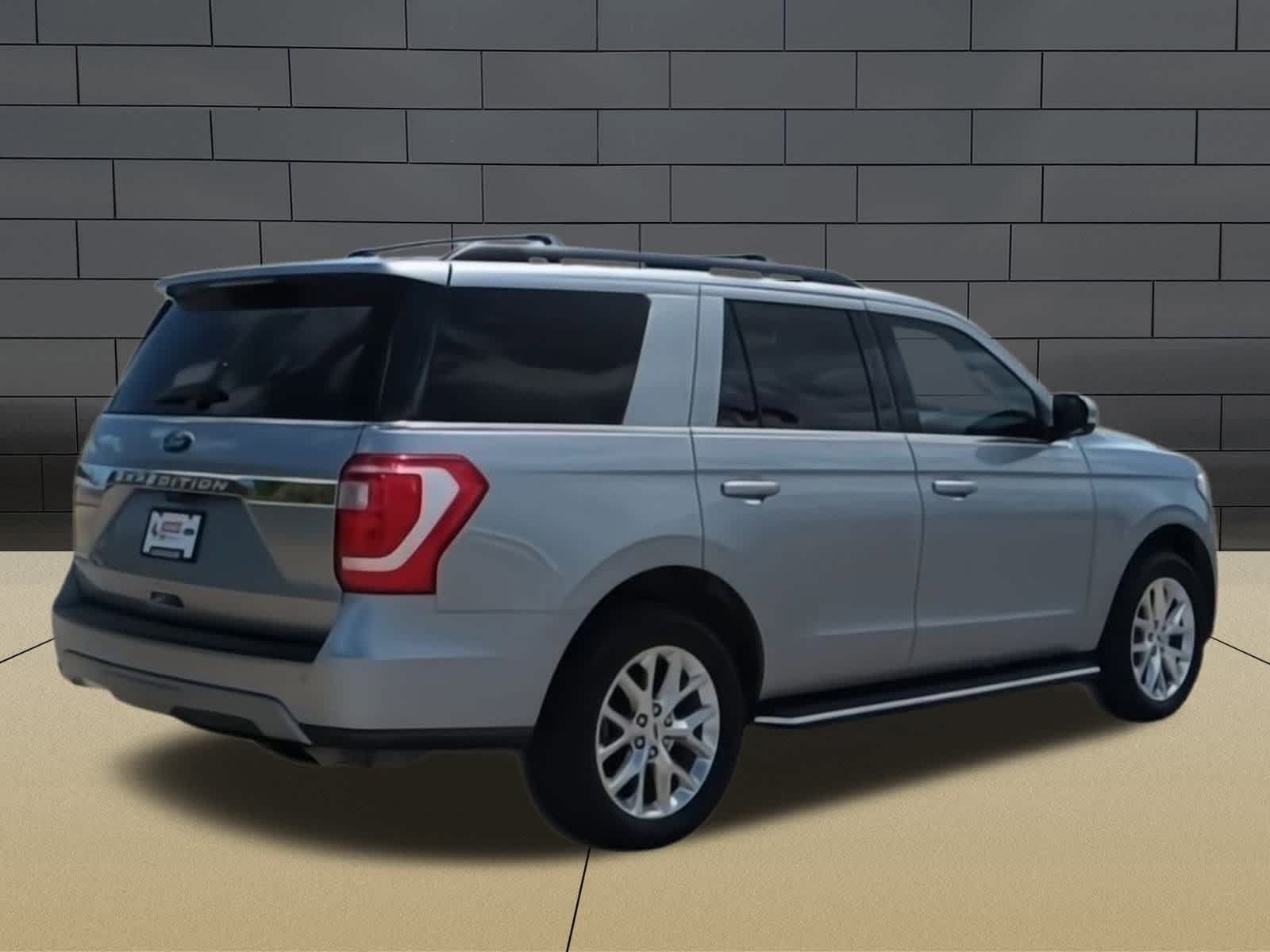 2020 Ford Expedition XLT 8